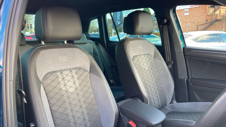 Volkswagen Tiguan 2.0 TDI 4Motion R-Line 5dr DSG Diesel Estate